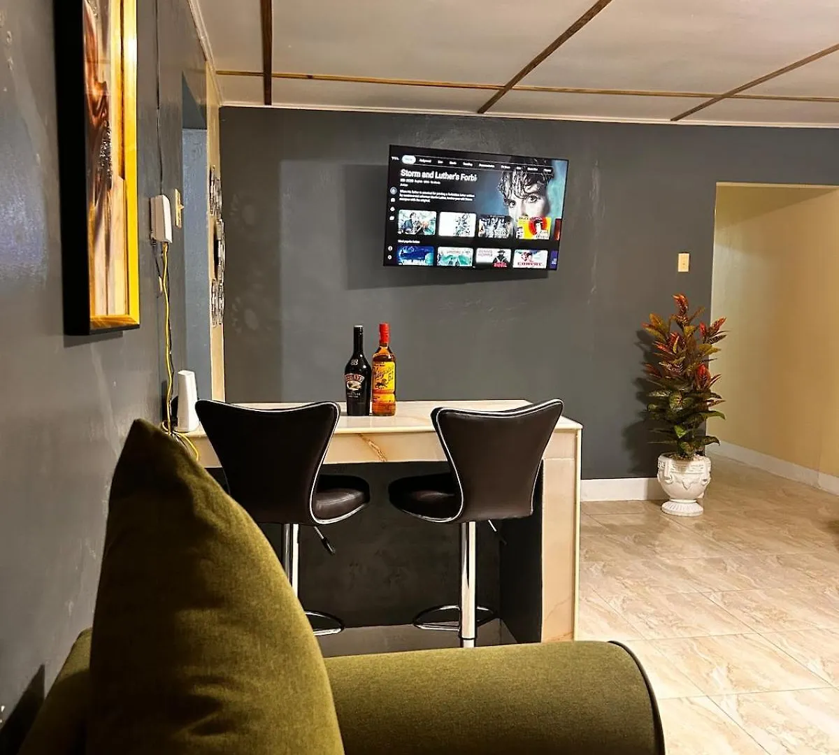 Luxury Struan Castle Hill Condo Kupuis
